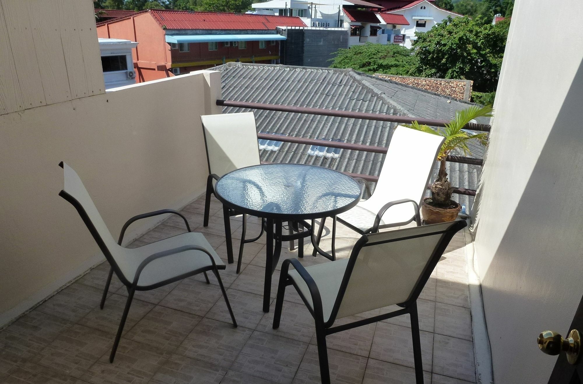 Bellmans Restaurant & Guesthouse Karon Exterior photo